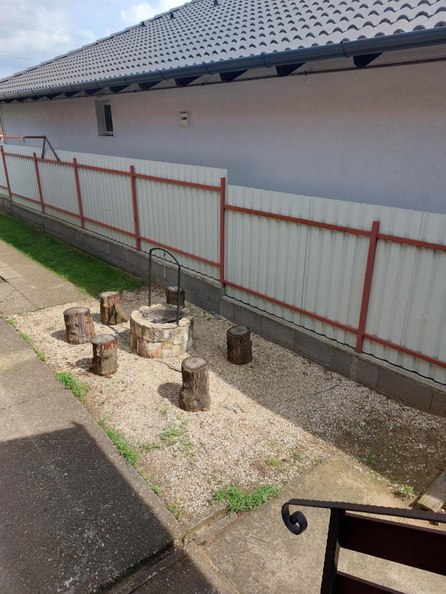 Akácvirág Airport Vendégház Debrecen Exterior foto